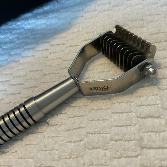 Professional Dog Grooming Kit - Wahl Bag, 8 Grooming Tools, Smock and Lab Coat - Picture 6 of 16